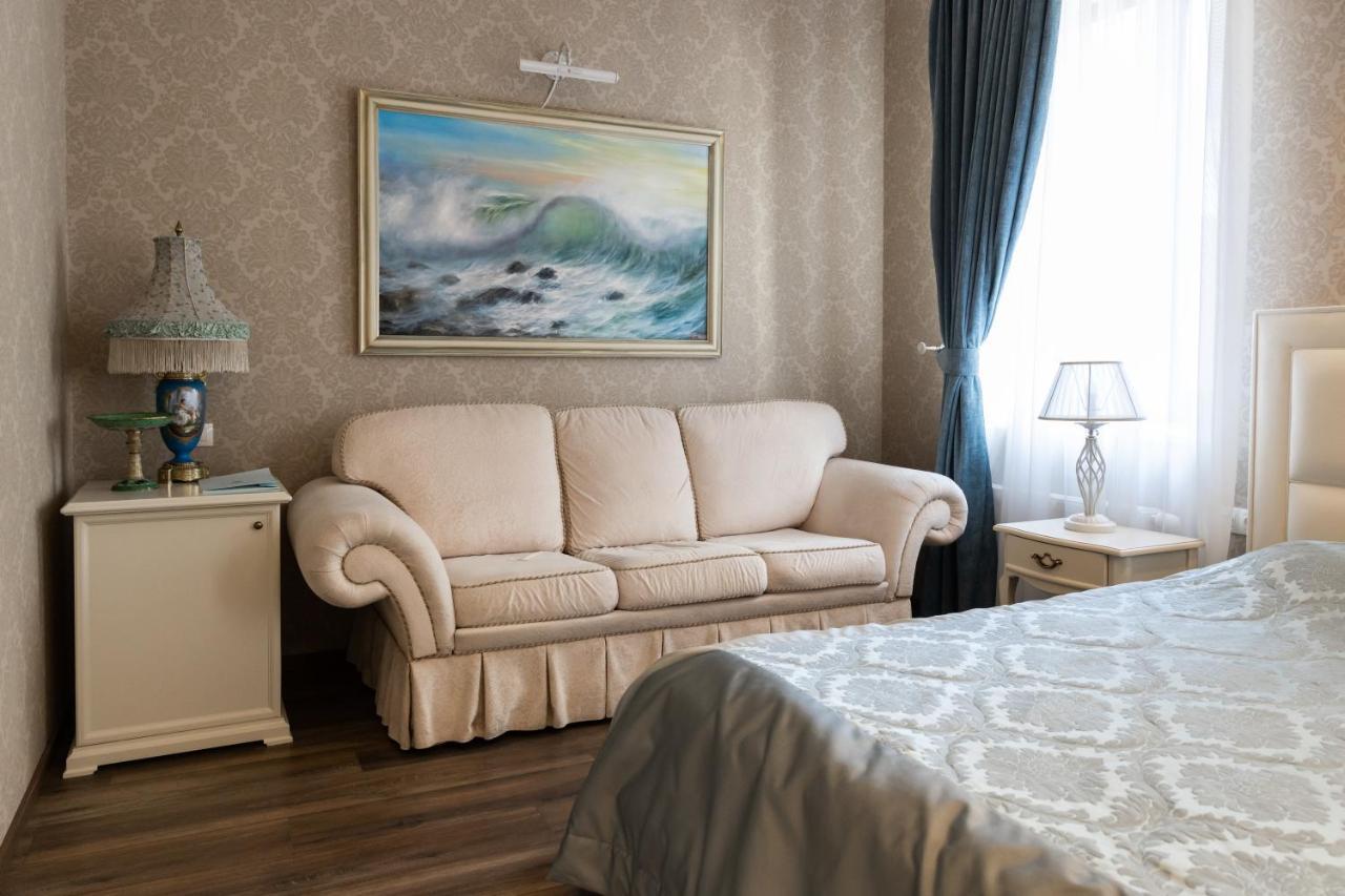 Hotel "Mandarin Clubhouse" Kharkiv Exterior photo