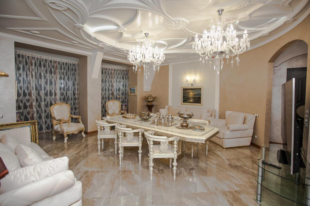 Hotel "Mandarin Clubhouse" Kharkiv Exterior photo