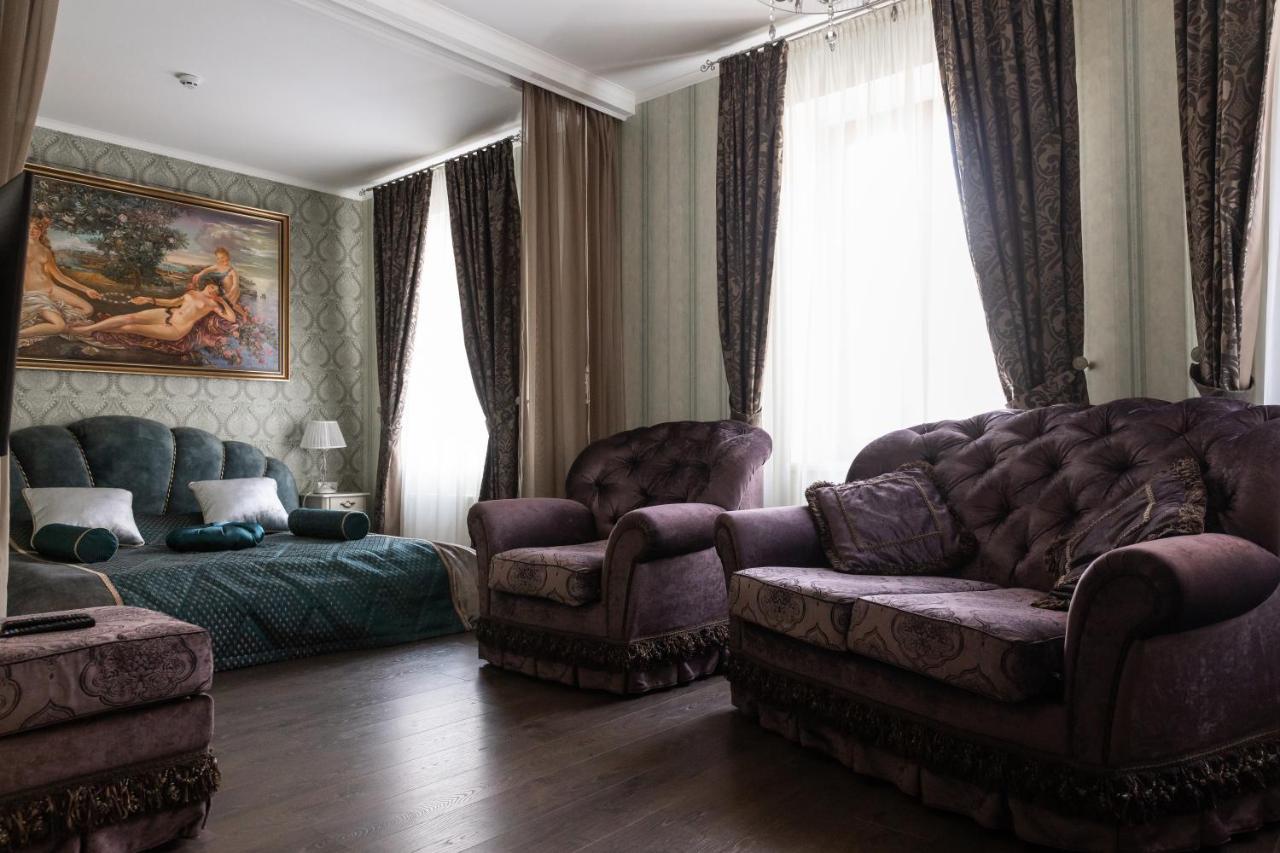 Hotel "Mandarin Clubhouse" Kharkiv Exterior photo