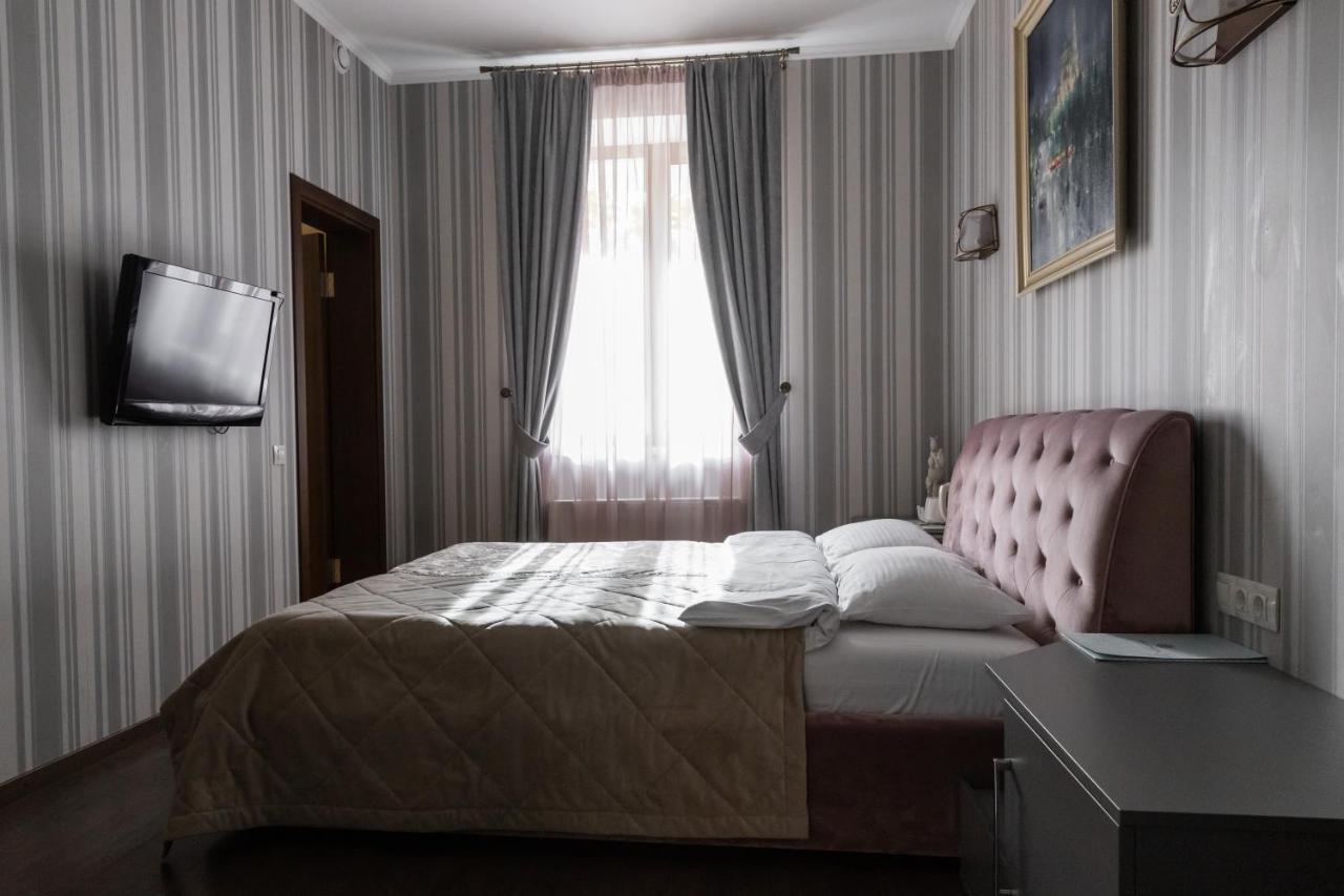 Hotel "Mandarin Clubhouse" Kharkiv Exterior photo