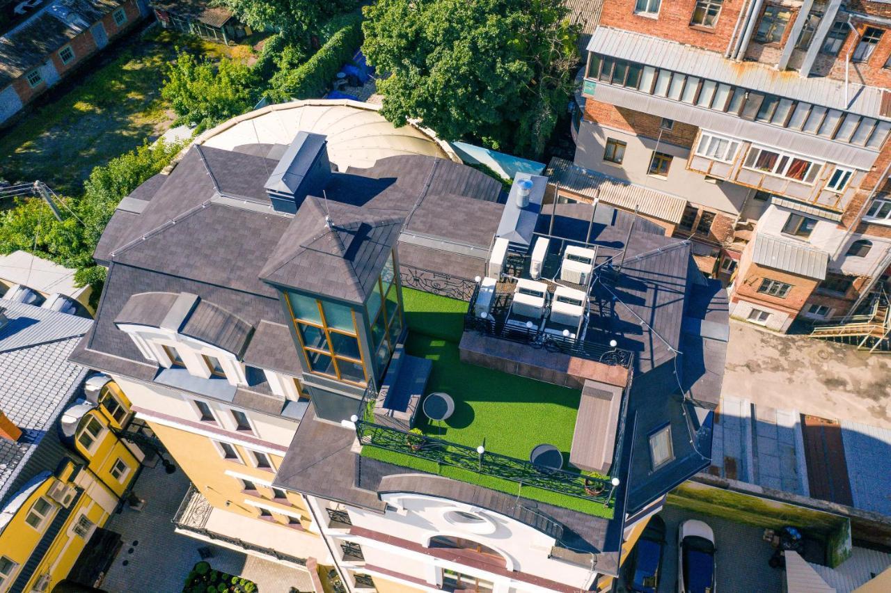 Hotel "Mandarin Clubhouse" Kharkiv Exterior photo