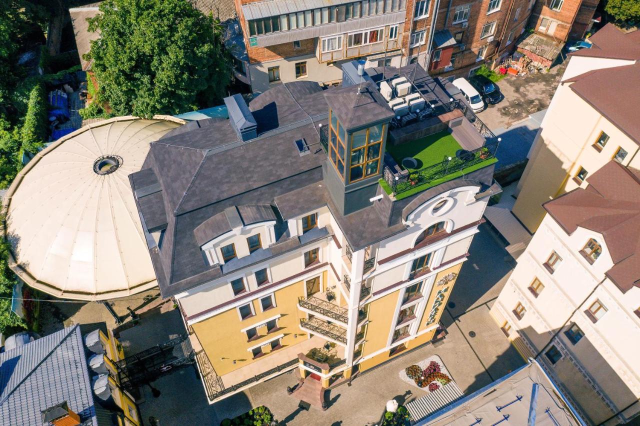 Hotel "Mandarin Clubhouse" Kharkiv Exterior photo