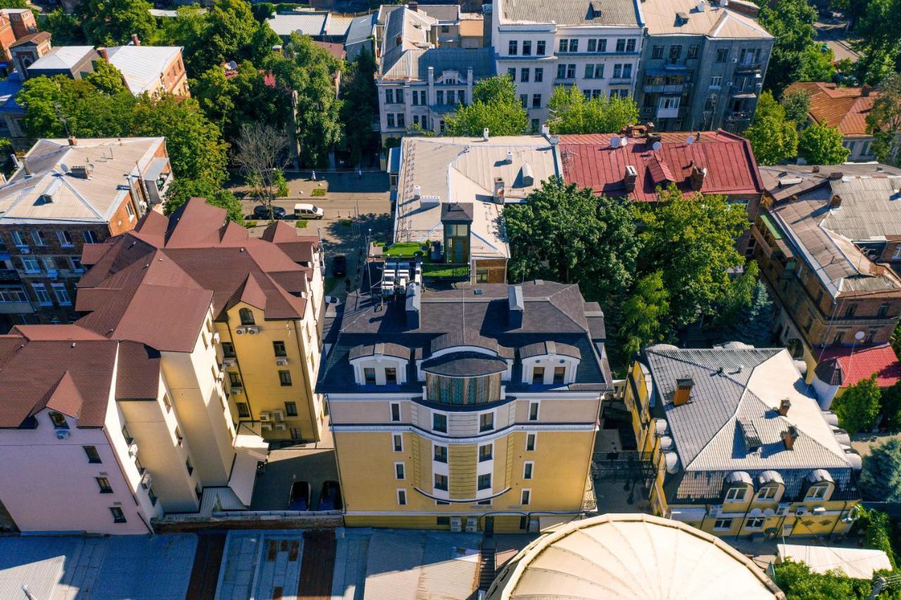 Hotel "Mandarin Clubhouse" Kharkiv Exterior photo